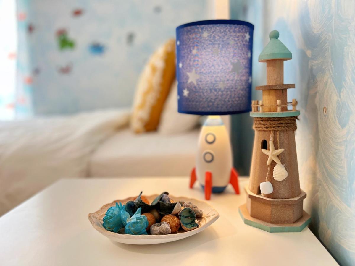 Cozy Fairytal Garden Apartment, Family Friendly, Free Parking, 15 Min To Airport Athén Kültér fotó