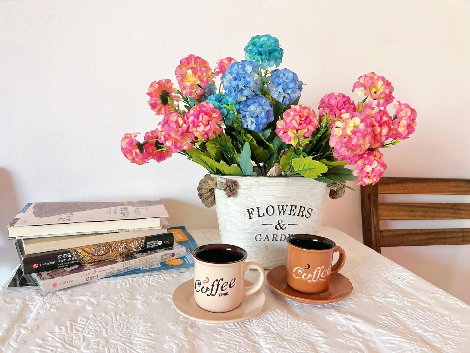 Cozy Fairytal Garden Apartment, Family Friendly, Free Parking, 15 Min To Airport Athén Kültér fotó
