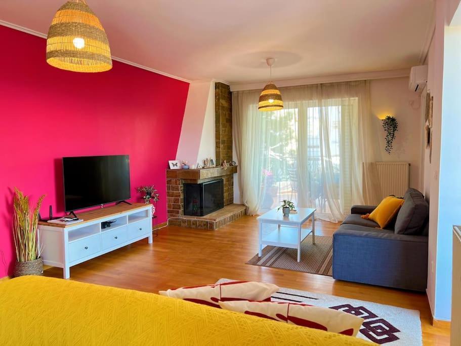 Cozy Fairytal Garden Apartment, Family Friendly, Free Parking, 15 Min To Airport Athén Kültér fotó