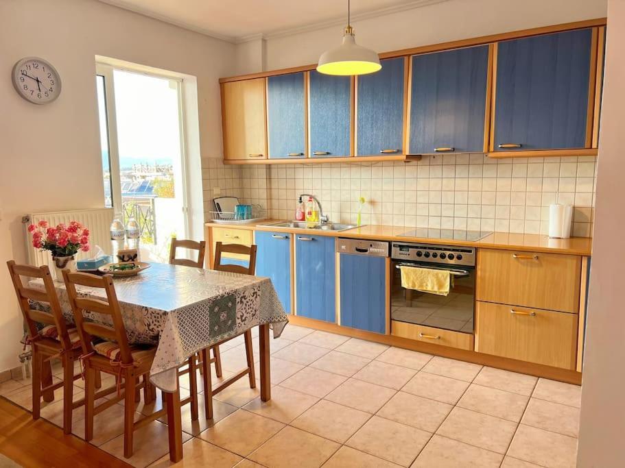 Cozy Fairytal Garden Apartment, Family Friendly, Free Parking, 15 Min To Airport Athén Kültér fotó