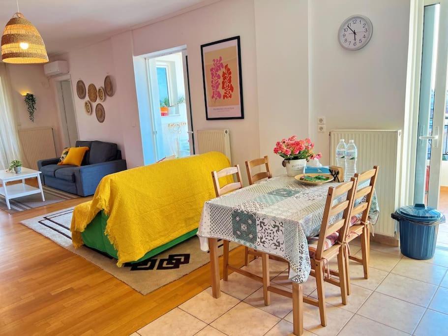 Cozy Fairytal Garden Apartment, Family Friendly, Free Parking, 15 Min To Airport Athén Kültér fotó
