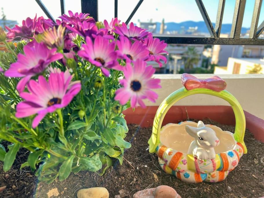 Cozy Fairytal Garden Apartment, Family Friendly, Free Parking, 15 Min To Airport Athén Kültér fotó